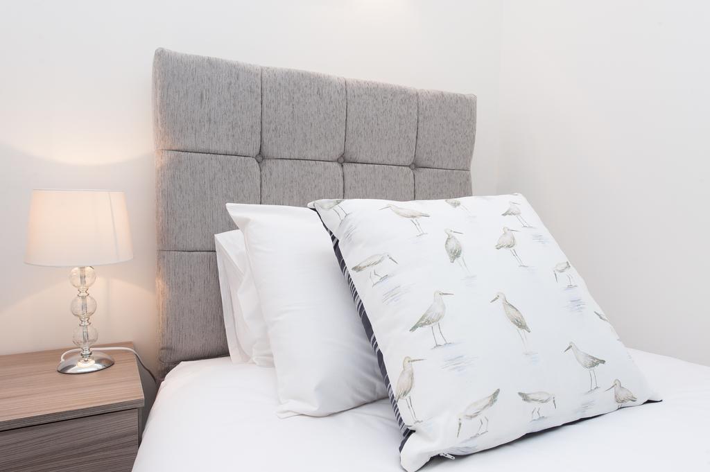 Two Bed Ground Floor Apartment, Sleeps Six, Free Parking And High Speed Wifi ラムズゲート エクステリア 写真
