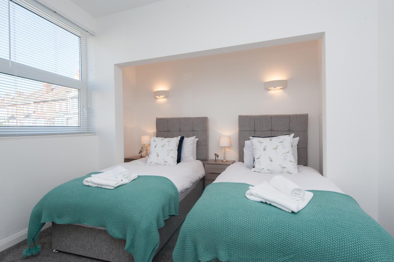 Two Bed Ground Floor Apartment, Sleeps Six, Free Parking And High Speed Wifi ラムズゲート エクステリア 写真