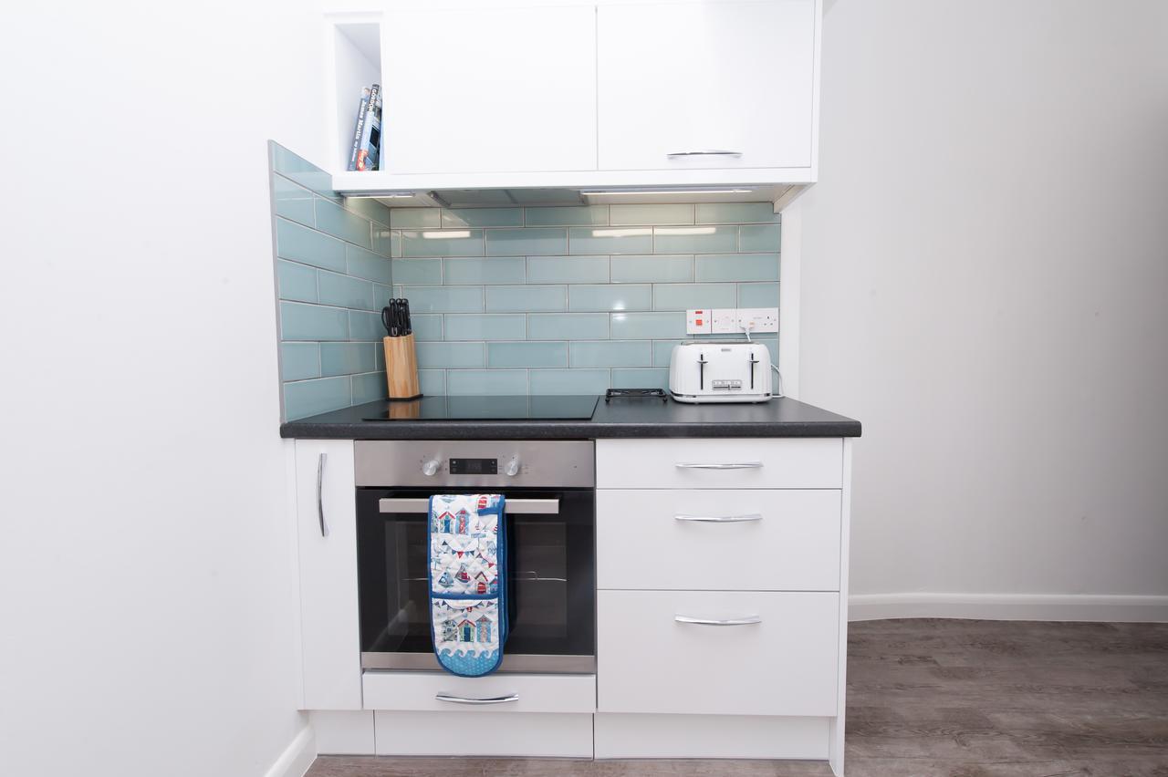 Two Bed Ground Floor Apartment, Sleeps Six, Free Parking And High Speed Wifi ラムズゲート エクステリア 写真