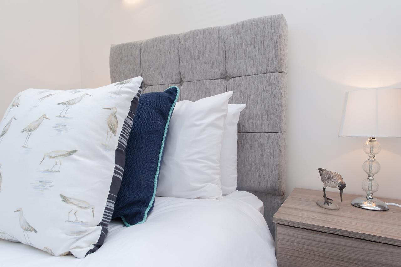 Two Bed Ground Floor Apartment, Sleeps Six, Free Parking And High Speed Wifi ラムズゲート エクステリア 写真