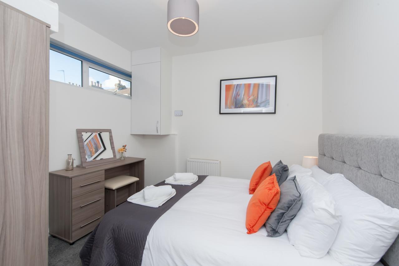Two Bed Ground Floor Apartment, Sleeps Six, Free Parking And High Speed Wifi ラムズゲート エクステリア 写真
